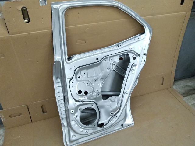 bontott TOYOTA YARIS CROSS Jobb hátsó Ajtó (Üres lemez)