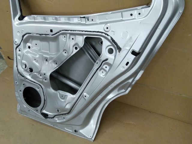 bontott TOYOTA YARIS CROSS Jobb hátsó Ajtó (Üres lemez)