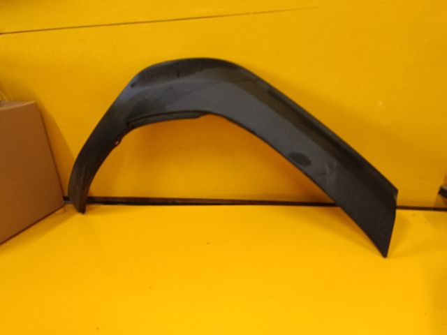 bontott TOYOTA YARIS CROSS Jobb hátsó Sárvédő Díszléc