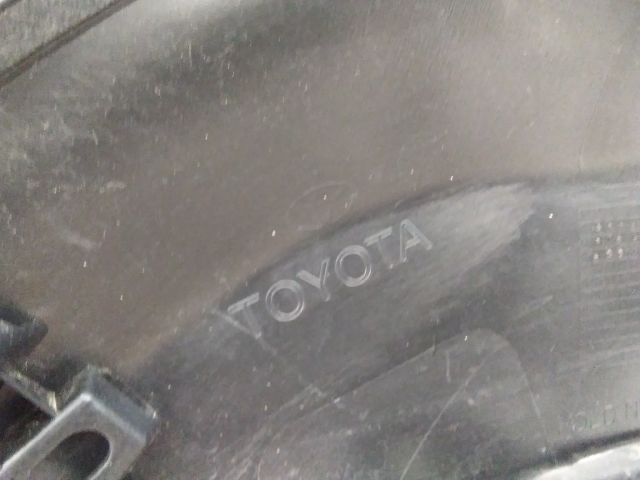 bontott TOYOTA YARIS CROSS Jobb hátsó Sárvédő Díszléc