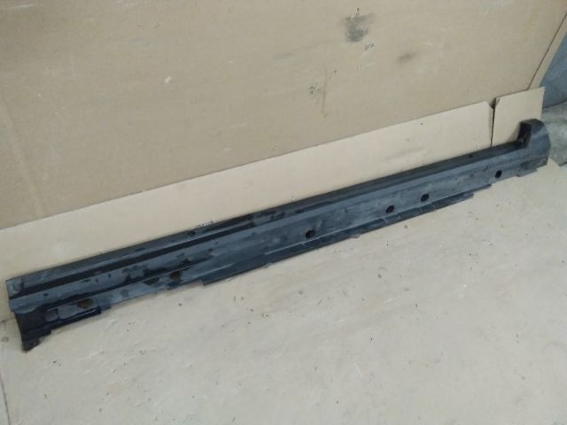 bontott TOYOTA YARIS CROSS Jobb Küszöb