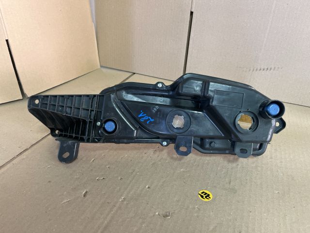 bontott TOYOTA YARIS CROSS Jobb Nappali Menetfény