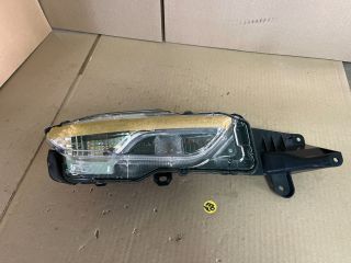 bontott TOYOTA YARIS CROSS Jobb Nappali Menetfény