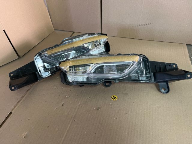 bontott TOYOTA YARIS CROSS Jobb Nappali Menetfény