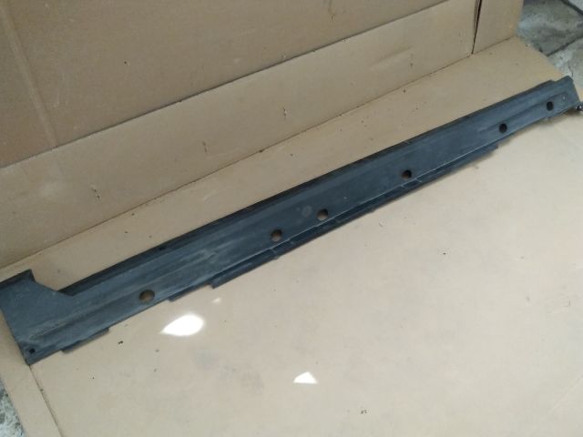 bontott TOYOTA YARIS CROSS Küszöb Burkolat