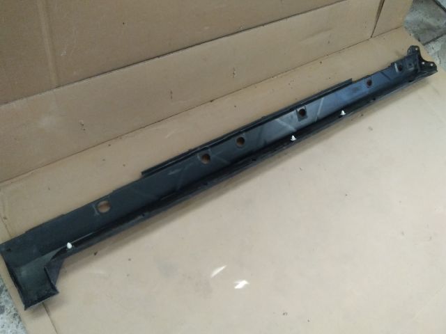 bontott TOYOTA YARIS CROSS Küszöb Burkolat