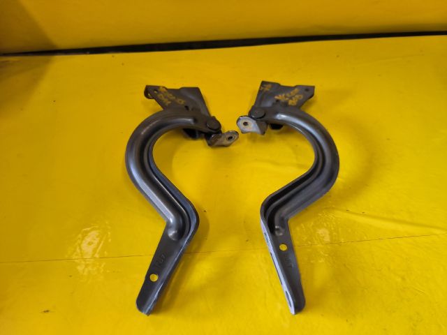 bontott TOYOTA YARIS CROSS Motorháztető Zsanér Pár