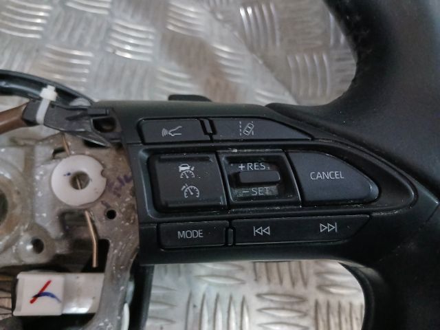 bontott TOYOTA YARIS CROSS Multikormány