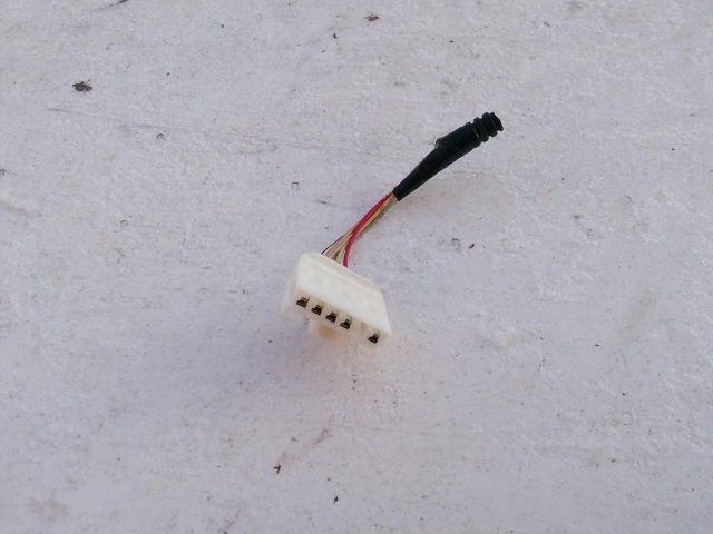 bontott TOYOTA YARIS Csatlakozó