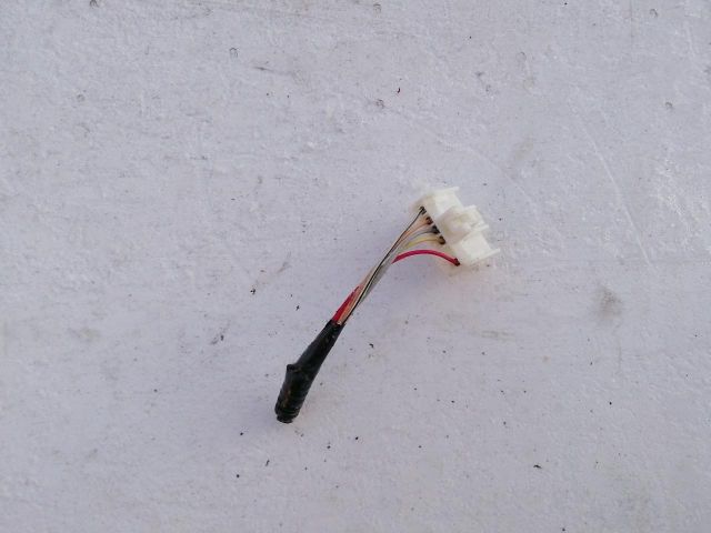 bontott TOYOTA YARIS Csatlakozó