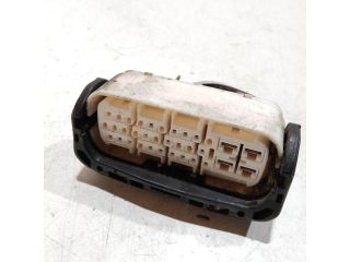 bontott TOYOTA YARIS Csatlakozó