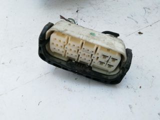 bontott TOYOTA YARIS Csatlakozó