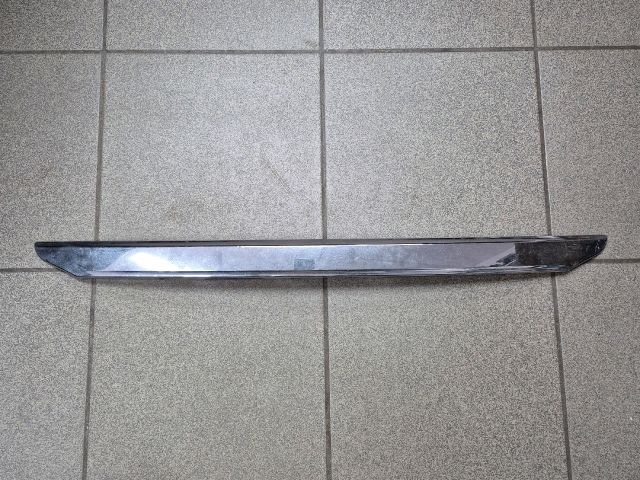 bontott TOYOTA YARIS Csomagtérajtó Díszléc