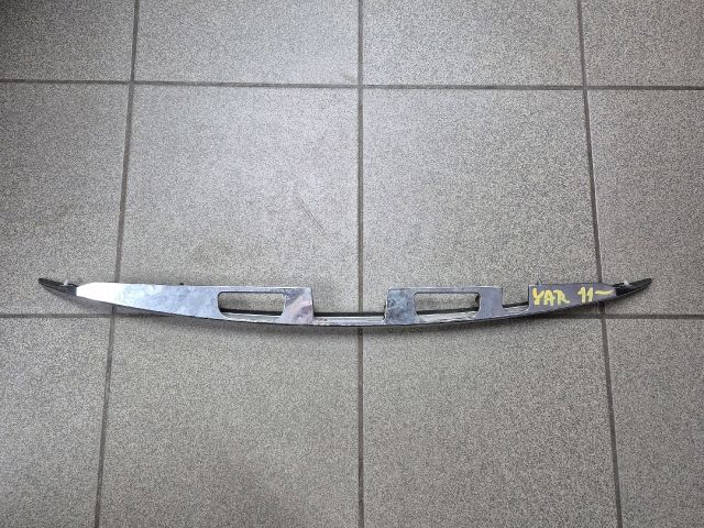 bontott TOYOTA YARIS Csomagtérajtó Díszléc