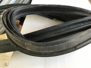 bontott TOYOTA YARIS Csomagtérajtó Gumikéder