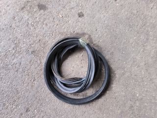 bontott TOYOTA YARIS Csomagtérajtó Gumikéder