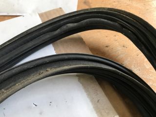 bontott TOYOTA YARIS Csomagtérajtó Gumikéder