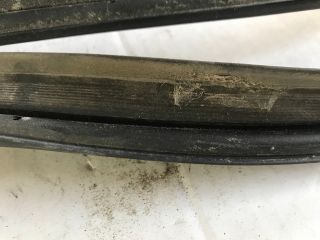 bontott TOYOTA YARIS Csomagtérajtó Gumikéder