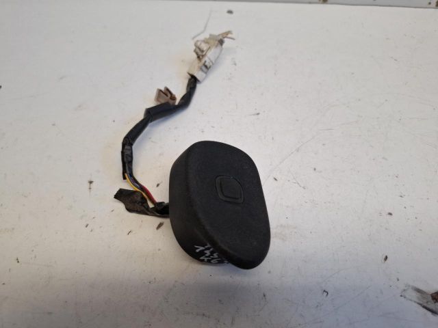 bontott TOYOTA YARIS Csomagtérajtó Kilincs