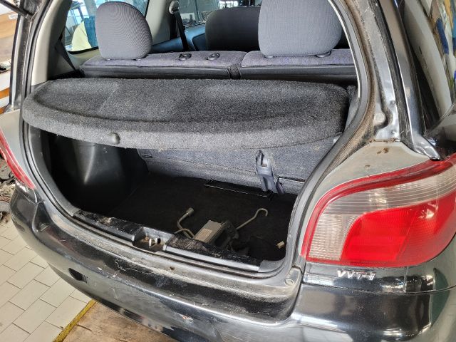 bontott TOYOTA YARIS Csomagtérajtó Kilincs