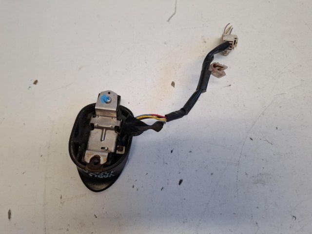 bontott TOYOTA YARIS Csomagtérajtó Kilincs