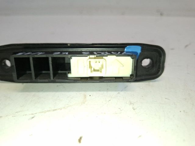 bontott TOYOTA YARIS Csomagtérajtó Kilincs