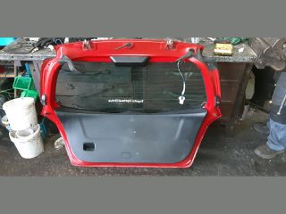 bontott TOYOTA YARIS Csomagtérajtó (Részeivel)