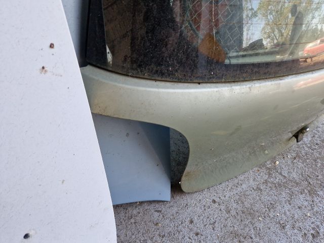 bontott TOYOTA YARIS Csomagtérajtó (Részeivel)