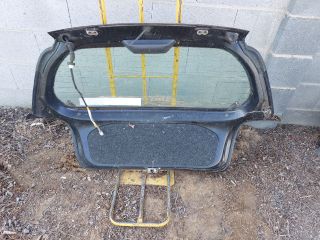 bontott TOYOTA YARIS Csomagtérajtó (Részeivel)