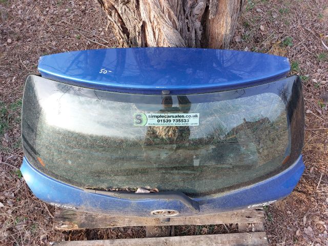 bontott TOYOTA YARIS Csomagtérajtó (Részeivel)