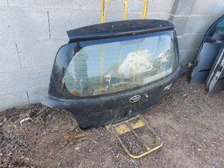 bontott TOYOTA YARIS Csomagtérajtó (Részeivel)