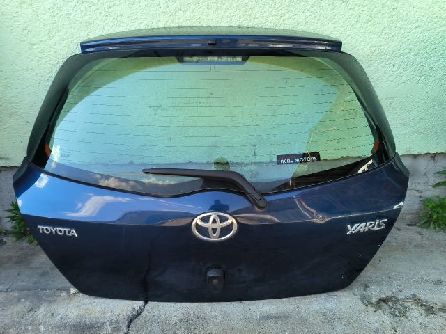 bontott TOYOTA YARIS Csomagtérajtó (Részeivel)