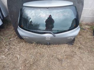 bontott TOYOTA YARIS Csomagtérajtó (Részeivel)