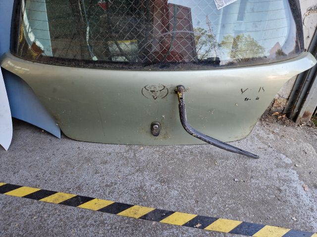 bontott TOYOTA YARIS Csomagtérajtó (Részeivel)