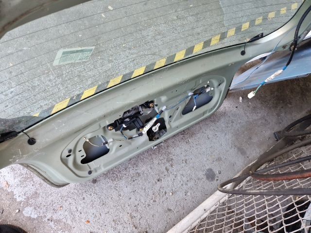 bontott TOYOTA YARIS Csomagtérajtó (Részeivel)