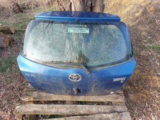 bontott TOYOTA YARIS Csomagtérajtó (Részeivel)
