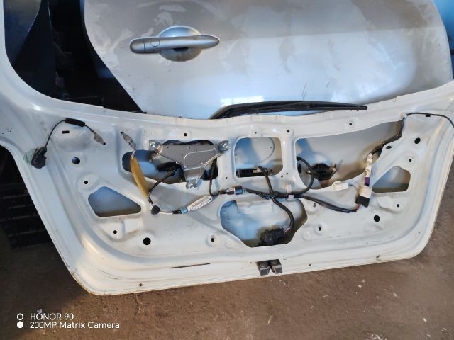 bontott TOYOTA YARIS Csomagtérajtó (Üres lemez)