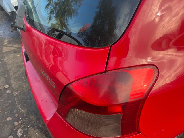 bontott TOYOTA YARIS Csomagtérajtó (Üres lemez)