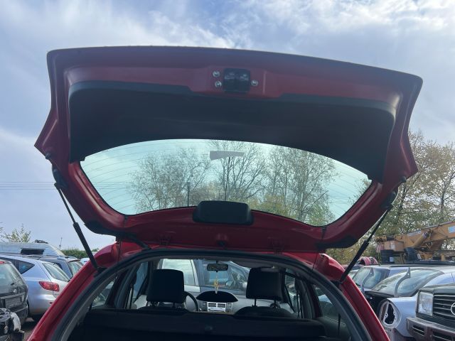 bontott TOYOTA YARIS Csomagtérajtó (Üres lemez)