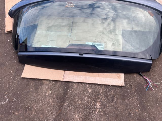 bontott TOYOTA YARIS Csomagtérajtó (Üres lemez)