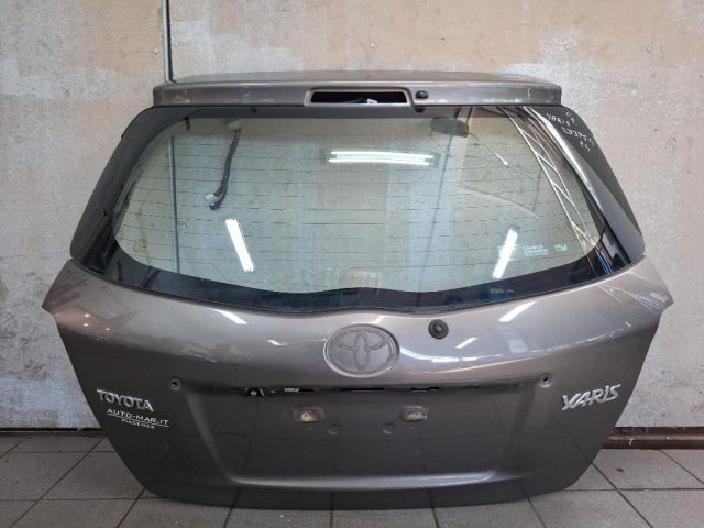 bontott TOYOTA YARIS Csomagtérajtó (Üres lemez)