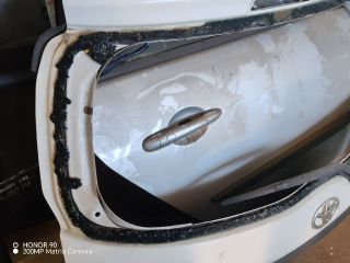 bontott TOYOTA YARIS Csomagtérajtó (Üres lemez)