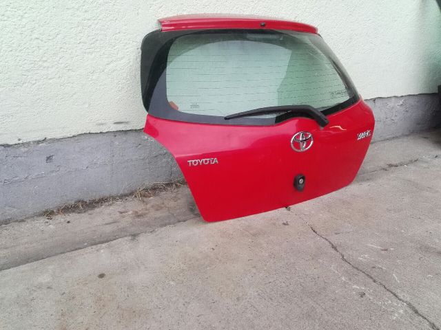 bontott TOYOTA YARIS Csomagtérajtó (Üres lemez)