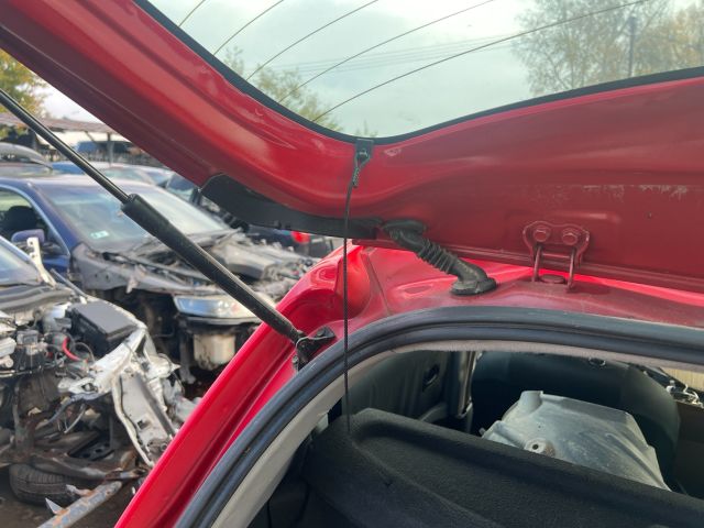 bontott TOYOTA YARIS Csomagtérajtó (Üres lemez)