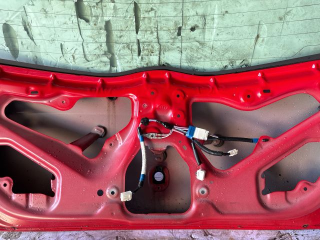 bontott TOYOTA YARIS Csomagtérajtó (Üres lemez)