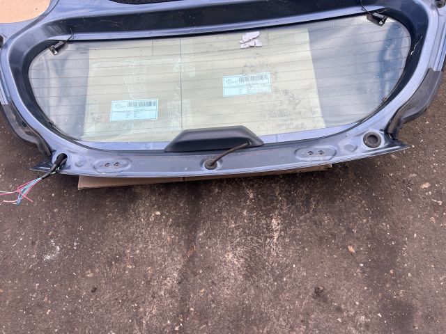 bontott TOYOTA YARIS Csomagtérajtó (Üres lemez)