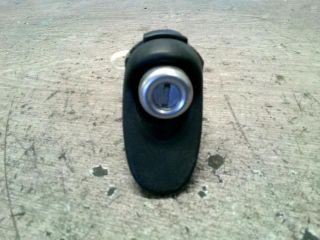 bontott TOYOTA YARIS Csomagtérajtó Zárbetét