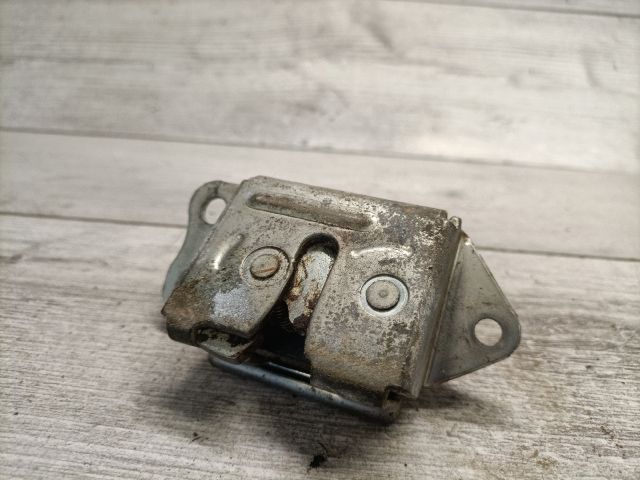 bontott TOYOTA YARIS Csomagtérajtó Zárszerkezet