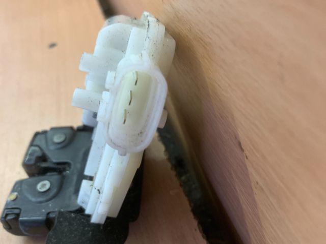 bontott TOYOTA YARIS Csomagtérajtó Zárszerkezet