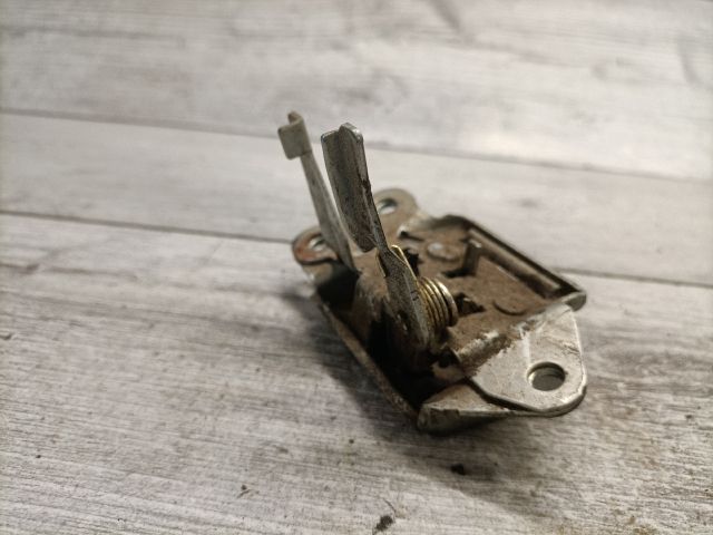 bontott TOYOTA YARIS Csomagtérajtó Zárszerkezet